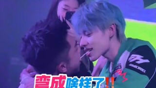 “上海男模通讯录钱也不放过”这要在酒吧里喝多少钱的酒，才能获得帅哥的棒棒糖啊