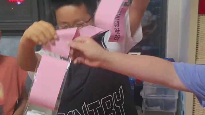 “Tổ chức tiệc sinh nhật mời chính mình lúc nhỏ～”