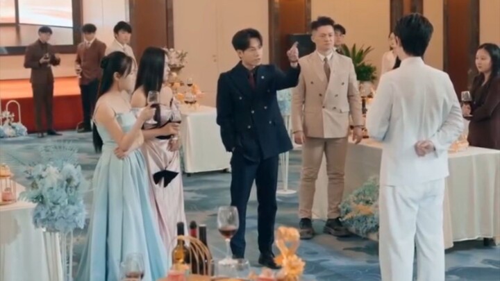 【เต็มเรื่อง】หนุ่มยากจนถูกคู่หมั้นฉีกสัญญาแต่งงานต่อหน้า! ก่อนที่จะเผยตัวตนเป็นเจ้าสำนักผู้กุมชะตา