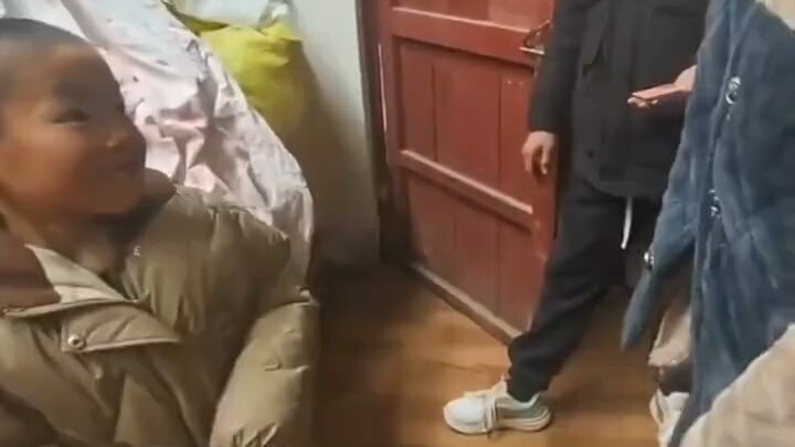 Cứ thoải mái bấm vào xem, nếu không hay thì tôi chịu thua!