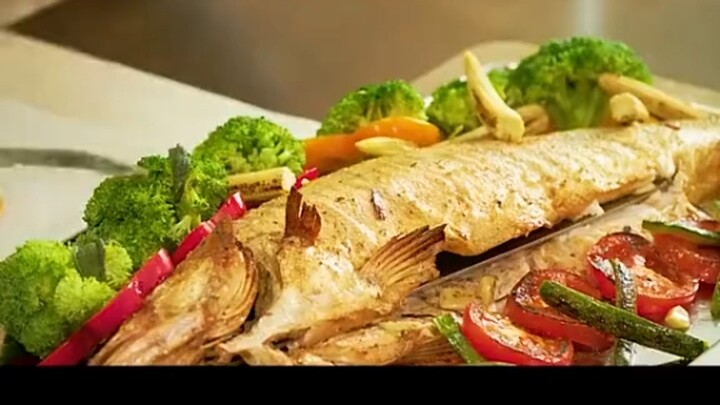 Customer finds a kitchen knife inside a fish's belly.