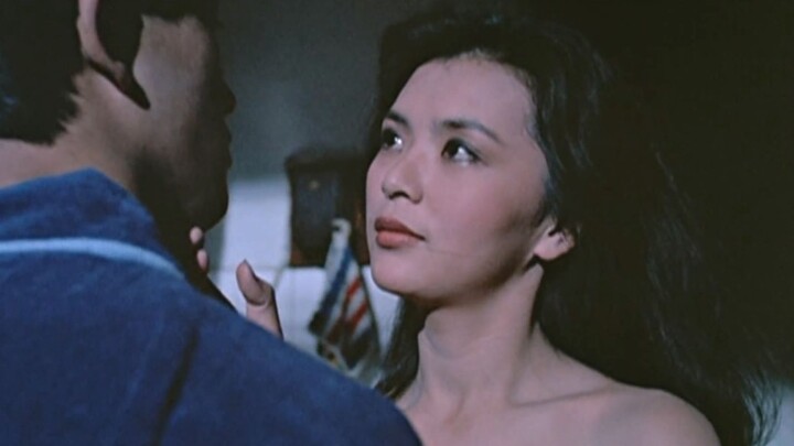 كانت تشن يوليان في شبابها رائعة بشكل لا يُوصف، فلا عجب أن كلًّا من تشو رون فا وليو ده هوا أعجبا بها!