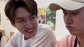 Sự dễ thương tương phản~Nobao dụ dỗ babyboss! ? Nhìn biểu cảm của chú chó ở phía sau có thể khiến tô