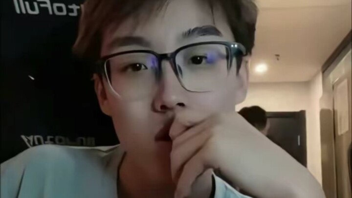 Chen Ze vs Kakak Ipar, Kakak Ipar Minum Yogurt