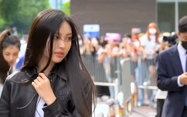 [Edit NewJeans·Hyein] Maaf ya, gelar polwan KPOP ini sudah saya, Lee Hyein, yang dapat...