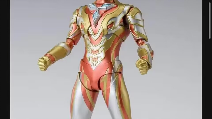 “辣鸡皮套一点都不还原我shf”万代shf闪耀永恒特利迦奥特曼