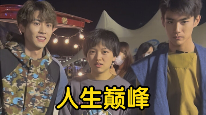 Cả đời tôi chưa từng thấy nhiều trai đẹp thế này đâuuuuu!