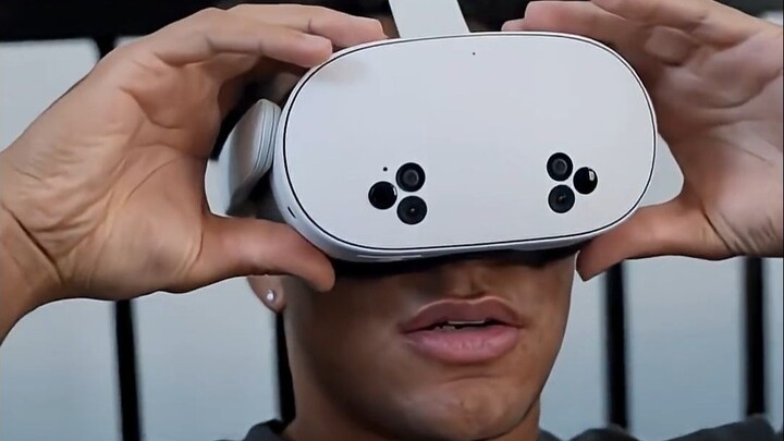 Dia menghabiskan hidupnya di VR...