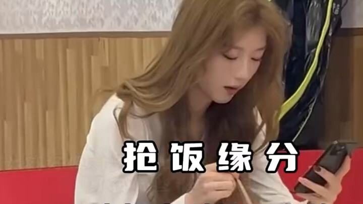 Tình yêu luôn xuất hiện một cách vô tình, bạn có tin vào tiếng sét ái tình không? “Tình yêu” – Gặp đ