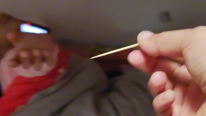 أب وحيد يعتني بابنته منذ ست سنوات: عاد من العمل ظانًا أنها نائمة، فإذا به يكتشف... #جوّ دافئ وحميمي 