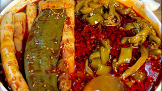 Giấu bạn cùng phòng lén làm vlog ăn uống không lộ mặt, hiện tại đã có 2798 người theo dõi