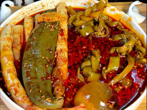 Giấu bạn cùng phòng lén làm vlog ăn uống không lộ mặt, hiện tại đã có 2798 người theo dõi