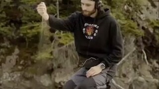 Immersively experiencing various sounds brings a strange, tingling comfort...