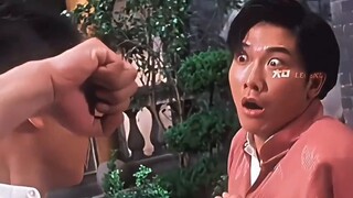 "Nói cho tôi biết cú đấm nào mạnh nhất?"