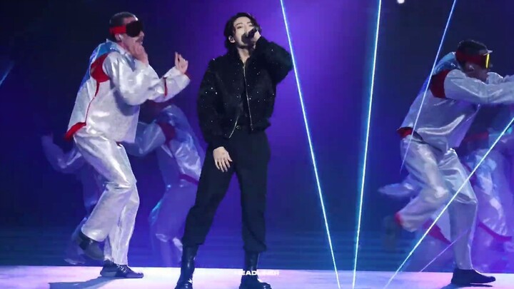 This dance video on Toutiao has a lot of Douyin comments. This is Jungkook's first Douyin hit song.