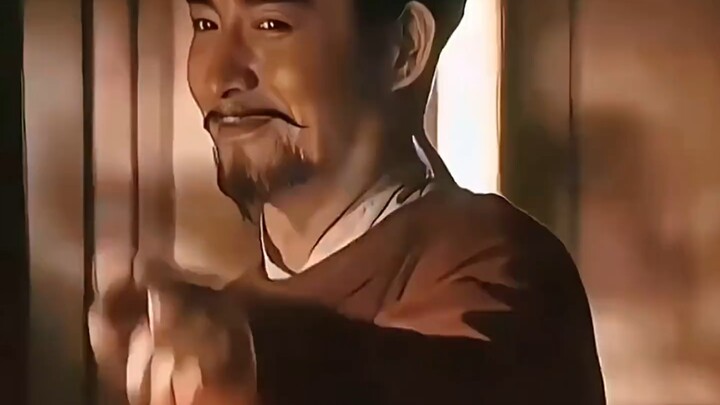 不会演帝王就别演，这才是帝龙之相，不怒自威抵过千军万马的气势，字正腔圆台词功底听的是明明白白的！