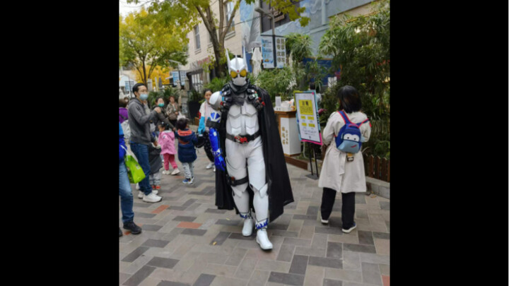 Wear a Kamen Rider to blow up the streets on Halloween, the real BLEACH Eternal