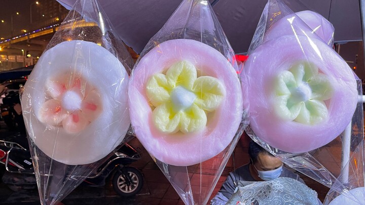 Chủ quầy kẹo bông gòn siêu đáng yêu! Thơm ngon quá đi mất~ Hahaha, dễ gây nghiện quá!