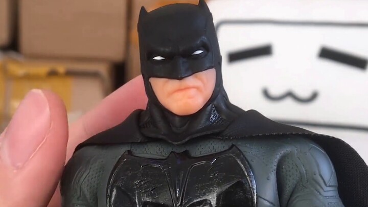Wayne Group finally bankrupted Bruce丨MEZCO Old Version Batman Supreme Knight