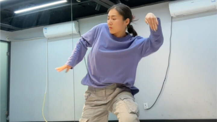 Học nhảy mechanical dance từ con số không như thế này có ổn không? Mọi người xem giúp tôi với