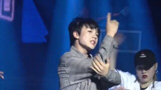 【سو شين هاو】 طالب في الصف السادس يبلغ من العمر 12 عامًا يرقص على أغنية nct boss TOPKING في حفلة رقص 