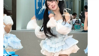 和足太一起跳《染上你的颜色》那天拍的一小段直拍嘿嘿～好喜欢！！！[Fivever动态表情包_卖萌][Fivever动态表情包_卖萌][Fivever动态表情包…