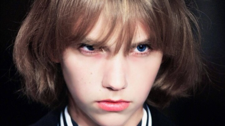 Bente oort | Kim Seo-hyung | Yuki Amami | Zhang Zifeng | How Stunning Are Girls When They Embrace a 