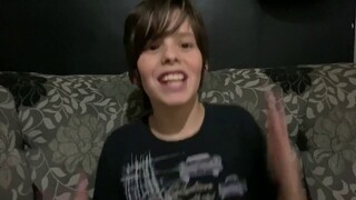 tentei fazer um cosplay do Sasuke com a minha irmã e olhe no que deu
