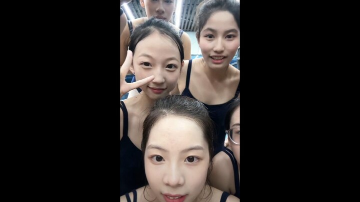 小谢尬聊&九美“盘丝洞”