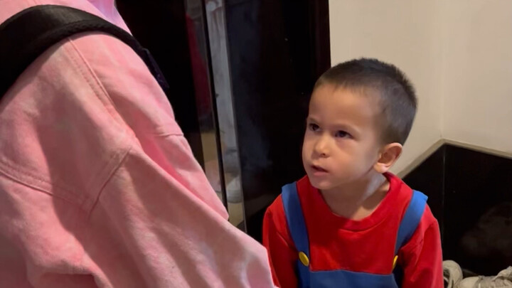 الحسد يجعل تشانغ ناليه يتشوه