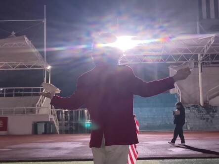 Chỉ khi vượt qua được quãng thời gian bị lãng quên, bạn mới xứng đáng với những tràng pháo tay vang 