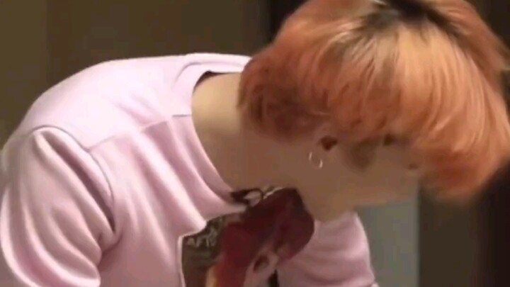 Little Sister: One move made G-Dragon kneel before me