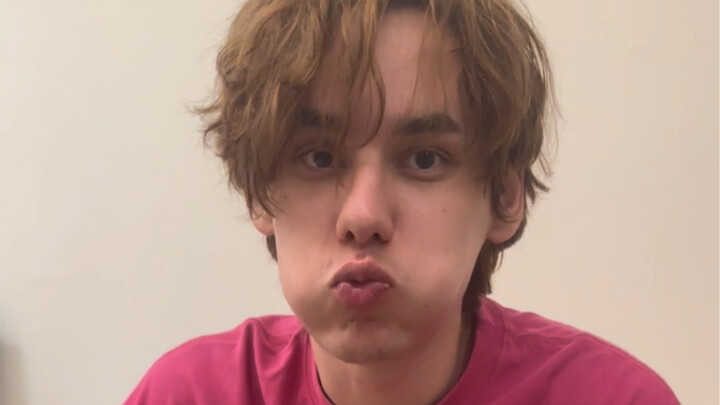 ชนเผ่าสายบู๊กินบ๊ะจ่างรวดเดียวสี่ลูก