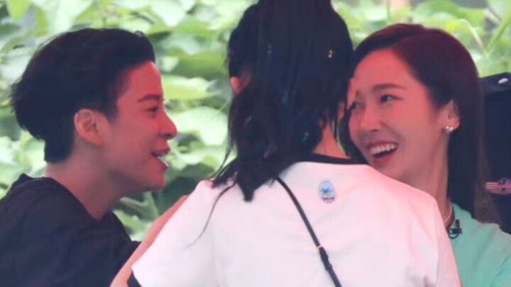 ยุคสมัยอันรุ่งโรจน์นี้เป็นดั่งที่หน้าโง่อย่างเธอปรารถนา แอมเบอร์ในรายการวาไรตี้ของวงการบันเทิงจีนพูด
