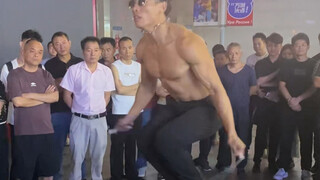 生活不易，乌鸦卖艺！！