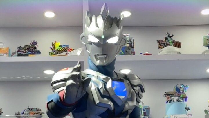 Yang akan datang! Ultraman kami! Saatnya operasi! Bangun!