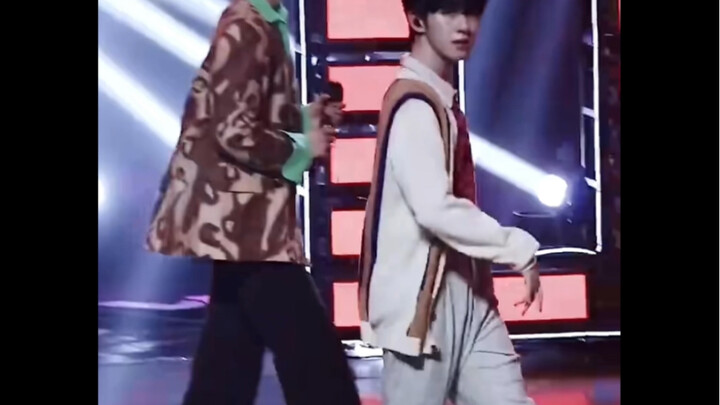 [Times Youth League He Junlin] Seberapa hebat sih kemampuan menari He Junlin? Ayo kita nilai bersama