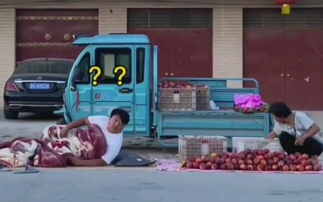 Big Round Brother: Woke up to find himself sleeping on the street.