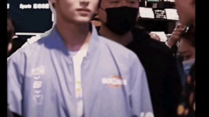 [Dong Sicheng] Stop ragging on me, bro! I love you, stoic Brother Dong!