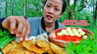 LALAPAN JENGKOL MENTAH SAMBAL TERASI GORENGAN BAKWAN, MAKAN SEDERHANA DIKEBUN | MUKBANG INDONESIA