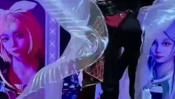 【Komposer COS】Panggung asli membentangkan sayap bakat