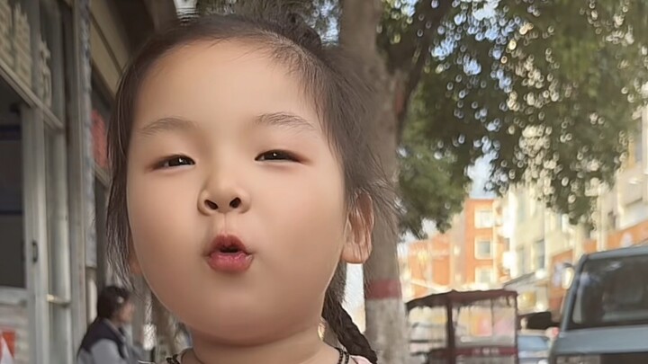 She was sent to buy a big bottle of Pocari Sweat for her dad. But when she told the shopkeeper she w