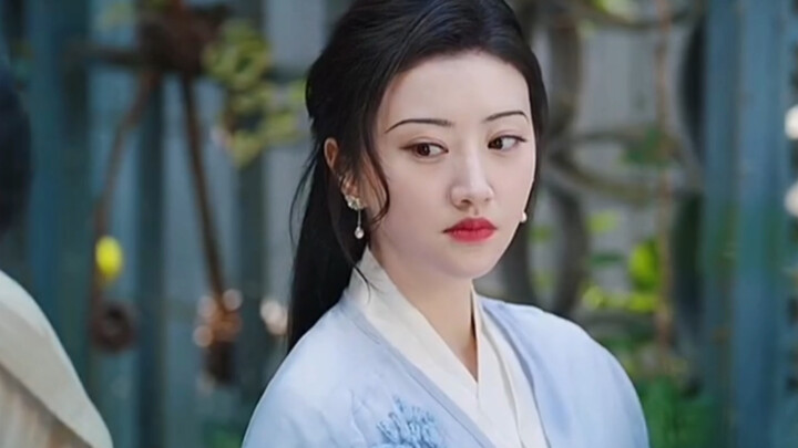 Even when the proud and prickly Si Teng gives someone a sharp retort, she's still so adorable. #Jing