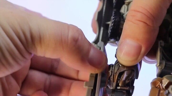Official toys crushed by third-party toys? How is the quality of SS series oil tank Megatron?