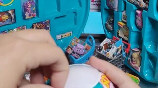 ทำซ้ำ SpongeBob SquarePants สามอันแล้วแยกออกจากกันเพื่อความสนุกใช่ไหม? ลูกบอลของเล่นขนาดเล็ก 10 ลูก 