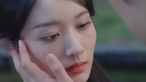 Tak punya jalan keluar,aku jadi kekasih kontrak CEO dingin, akhirnya dia jatuh cinta