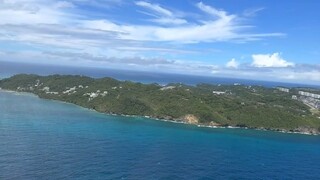 失去是相互的，但难过并不是，路与他人不同，何必听风动容。