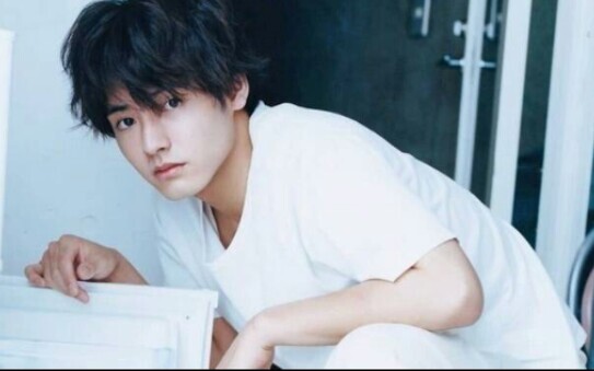 Setampan apa pemeran Adachi Kiyoshi?