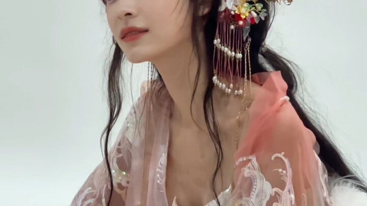 ดูสิว่ามีของเล็กๆ อะไรกำลังถ่ายรูปกันอยู่นะ