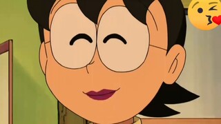 Doraemon: Lipstik yang membuat Anda fasih berbicara saat Anda mengaplikasikannya di bibir Anda